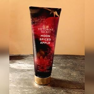 Victoria's Secret Moon Spiced Apple Fragrance Body Lotion